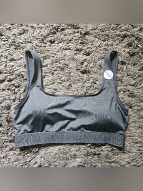 Victorias Secret nwot Pink Ultimate Lightly Lined Sports Bra Black Removable Pad
